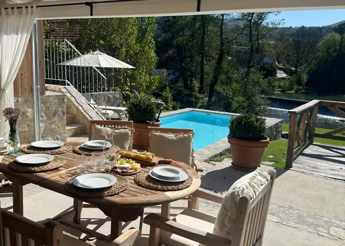 Pavi River Estate Krka